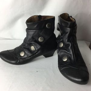 WEB shoemaker ankle booties